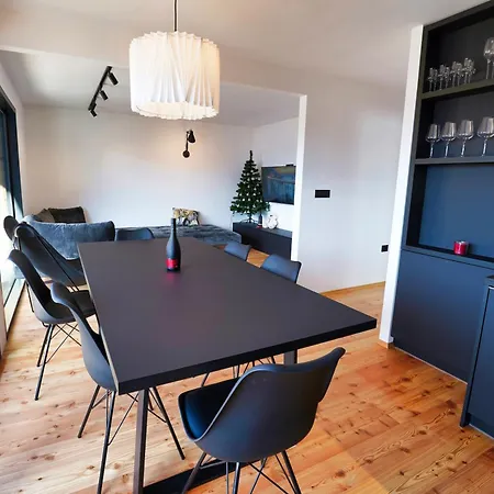 Alpine Retreat House Surc Rateče