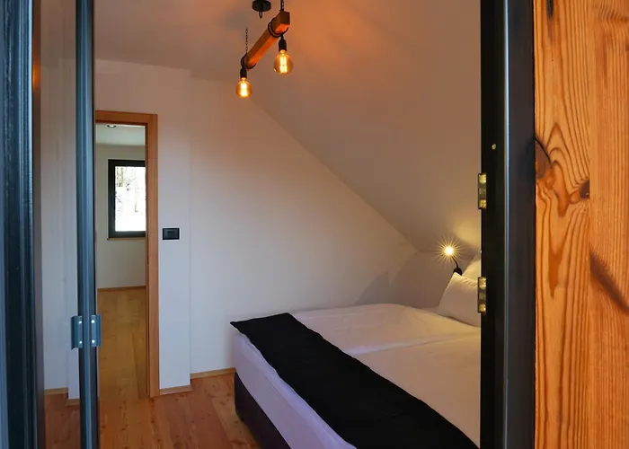 Feriehus Alpine Retreat House Surc