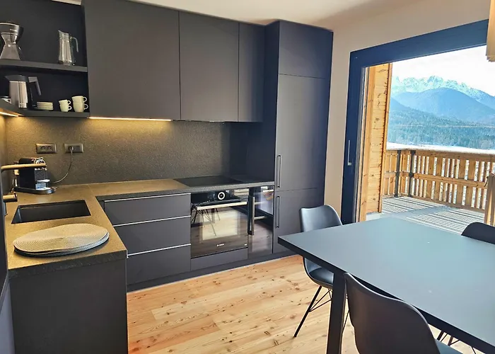 別荘 Alpine Retreat House Surc