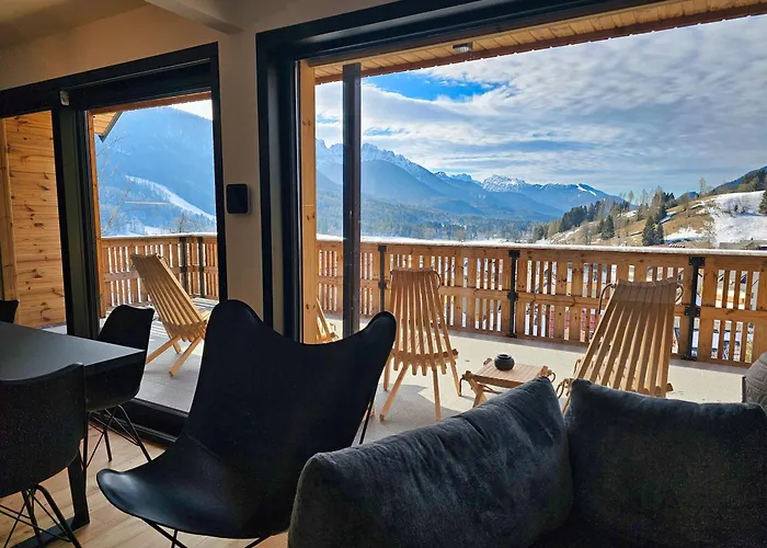 Alpine Retreat House Surc 別荘